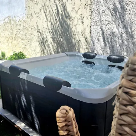 Casa de Férias Flamingo - Grand Confort 10 Pers & Jacuzzi *
